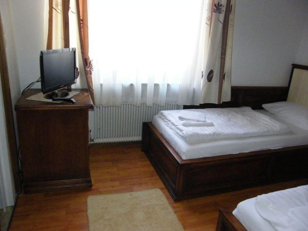 Gasthof Zum Jaegerwirt Hotel มาเรียตเซลล์ ภายนอก รูปภาพ