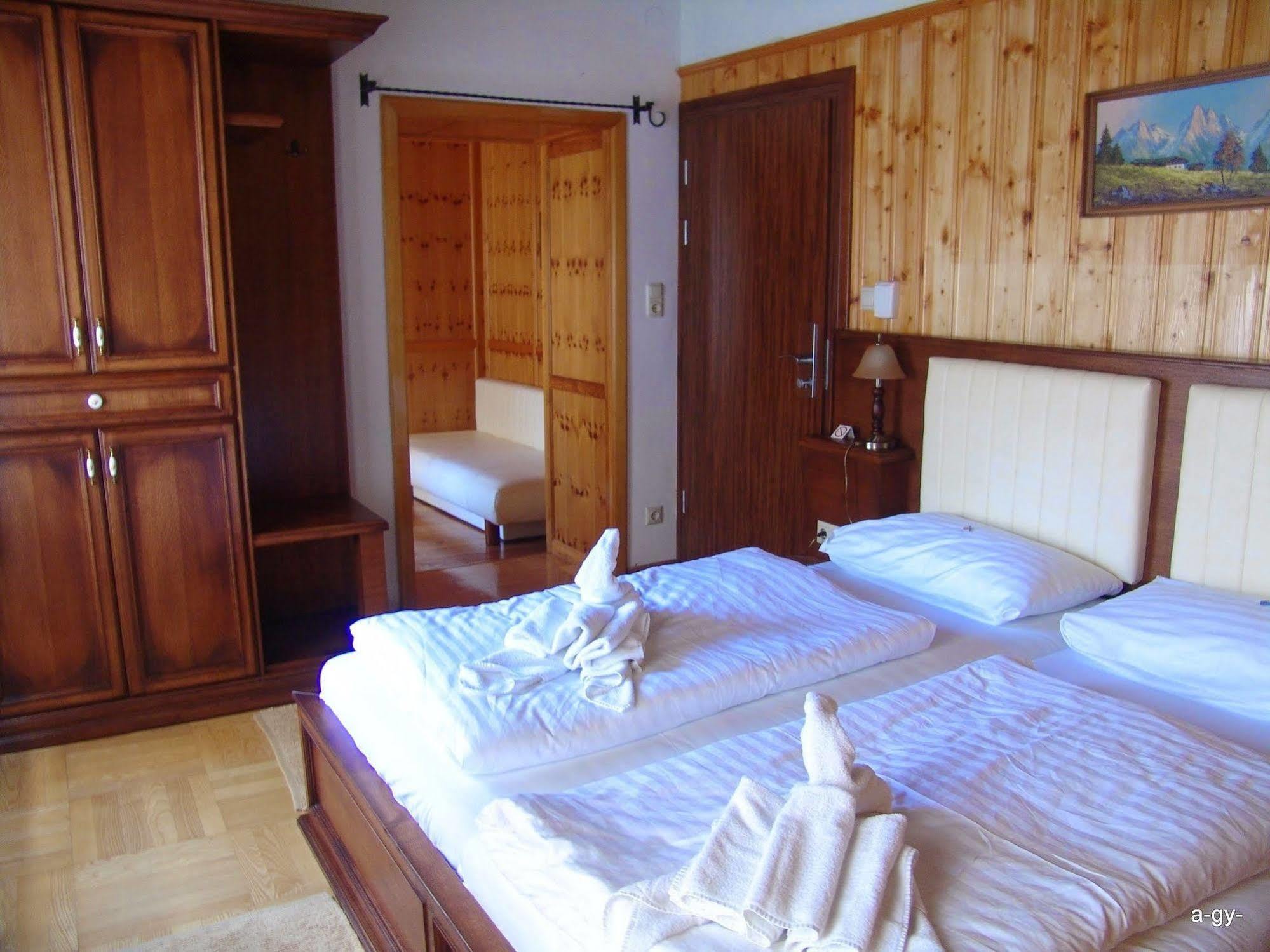 Gasthof Zum Jaegerwirt Hotel มาเรียตเซลล์ ภายนอก รูปภาพ