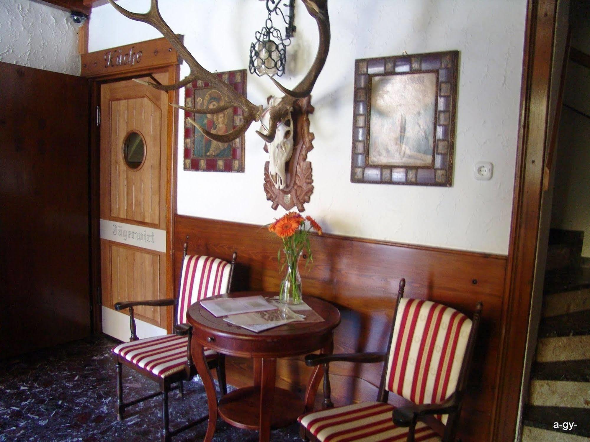 Gasthof Zum Jaegerwirt Hotel มาเรียตเซลล์ ภายนอก รูปภาพ