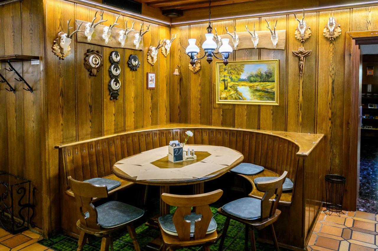 Gasthof Zum Jaegerwirt Hotel มาเรียตเซลล์ ภายนอก รูปภาพ
